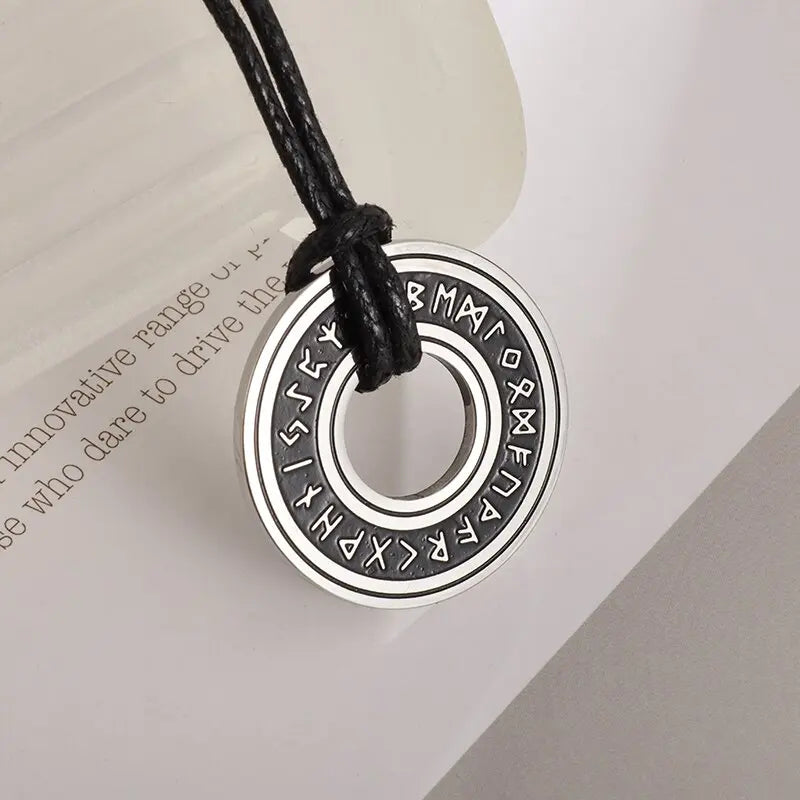 Vintage Nordic Celtic Knot Pattern Cross Necklace Pendant for Men Stainless Steel Chain Jewelry Amulet Necklace Wholesale